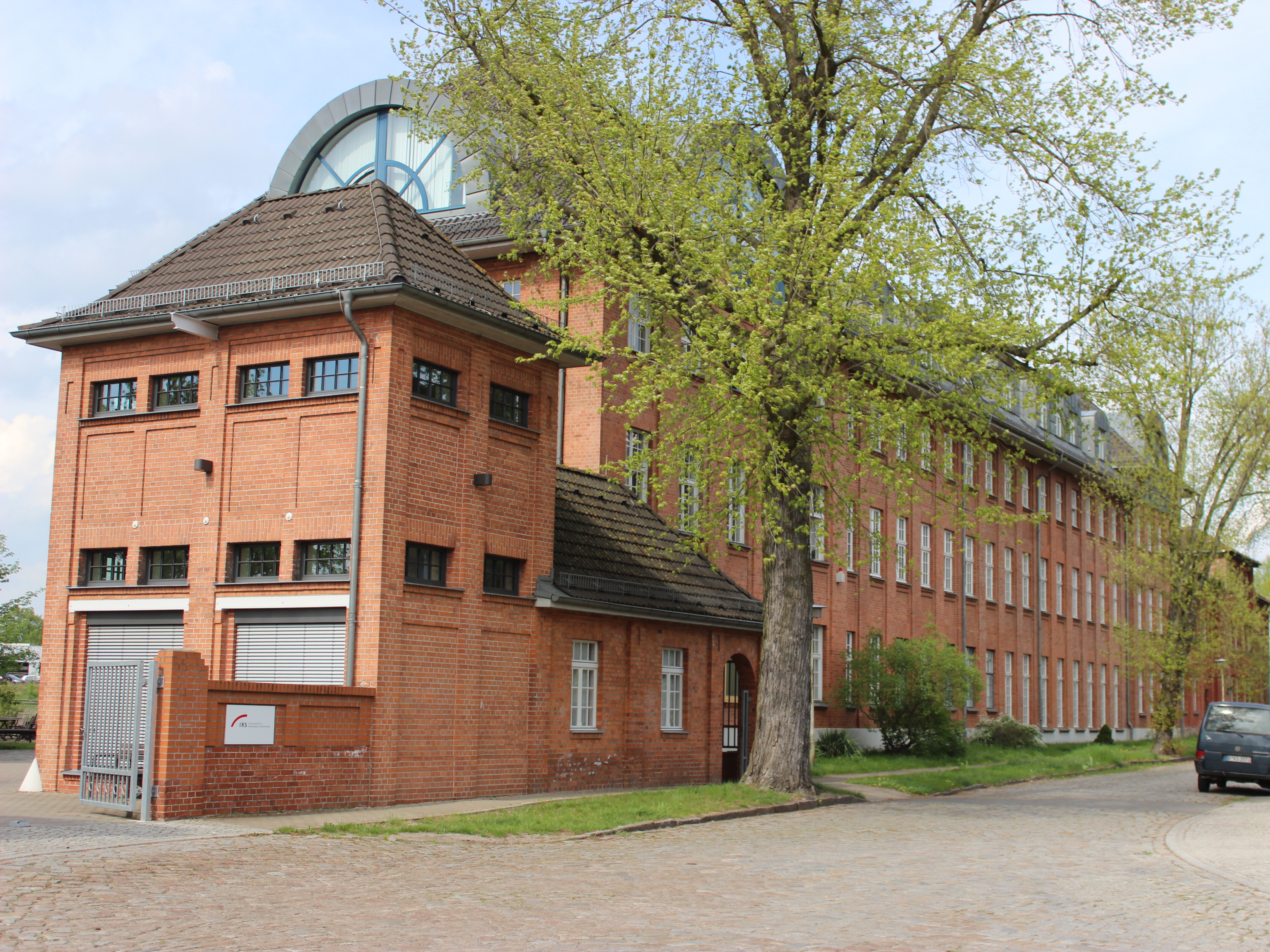 Leibniz-Institut