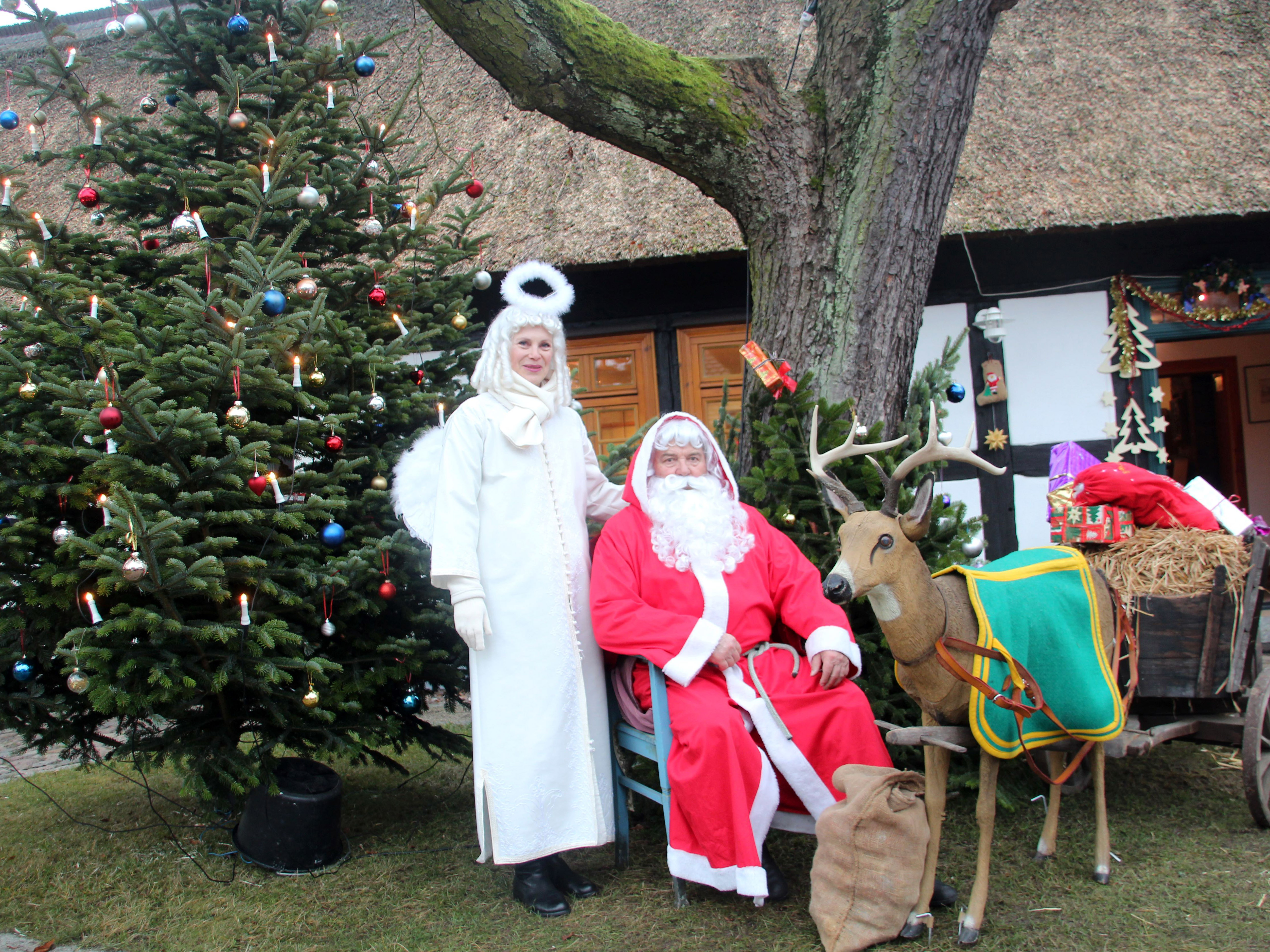 Weihnachtsmann und Engel